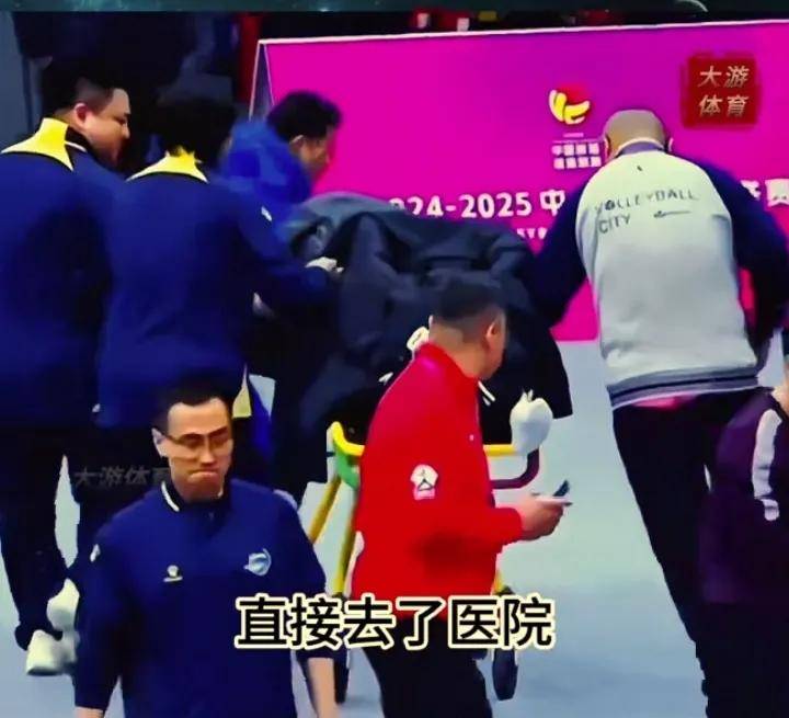 包含疯狂对攻！球队团结一心为荣誉而战的词条