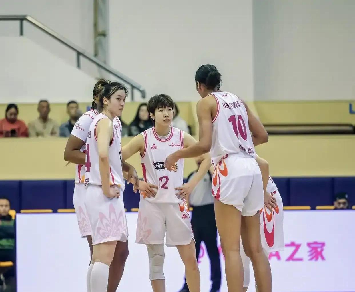 包含体育风采！女子球队运动员用实力诠释团结合作的词条