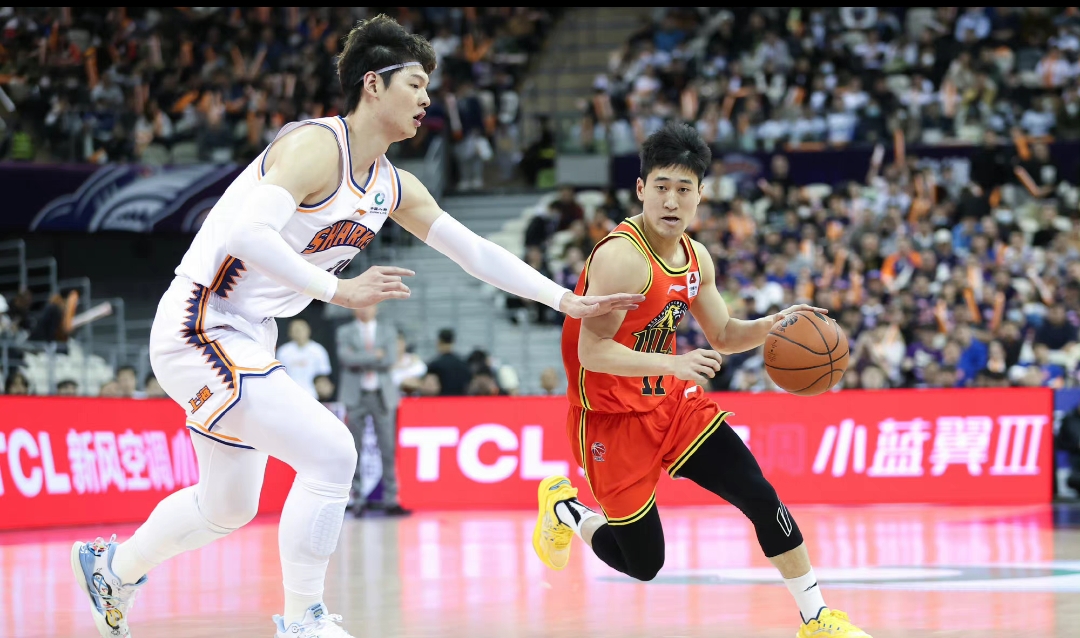 吉林男篮客场作战失利，核心球员状态下滑的简单介绍