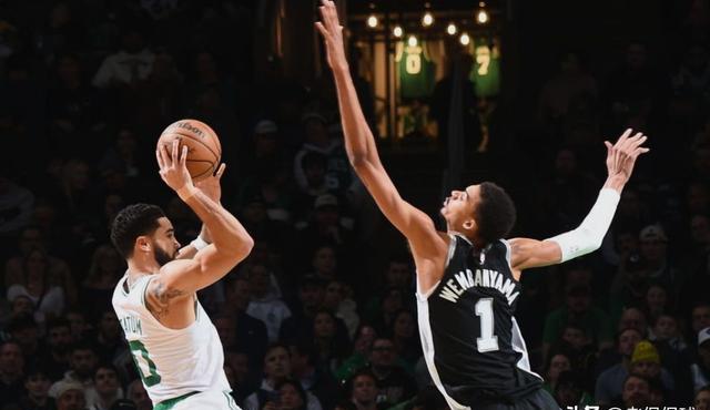 凯尔特人胜马刺：沃克高效得分的简单介绍