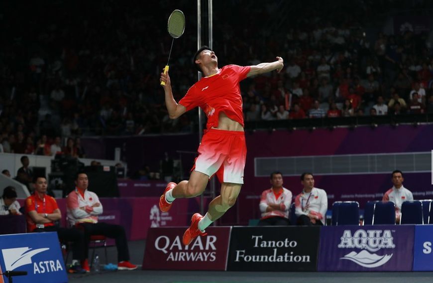 包含日本羽毛球队绝杀中国羽毛球队，谌龙爆发神勇的词条