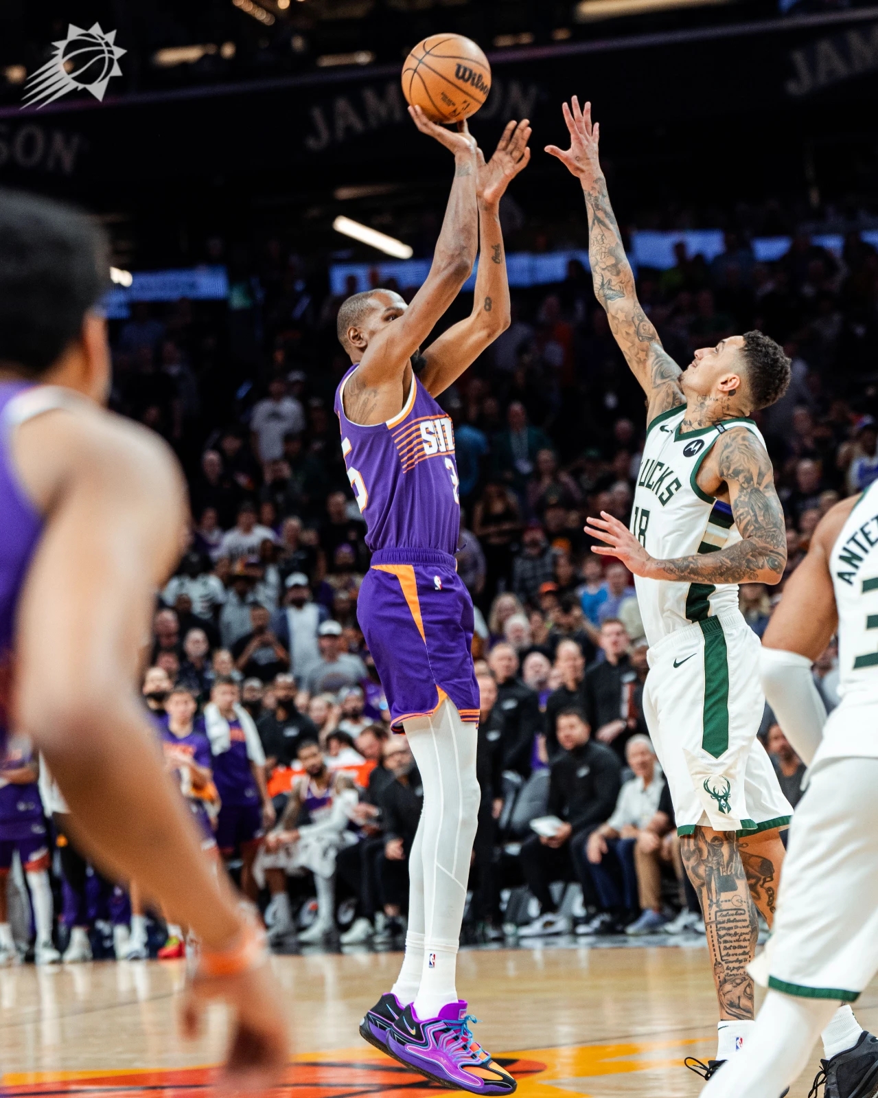 雄鹿B队横扫尼日利亚男篮，浓眉惊艳世界的简单介绍