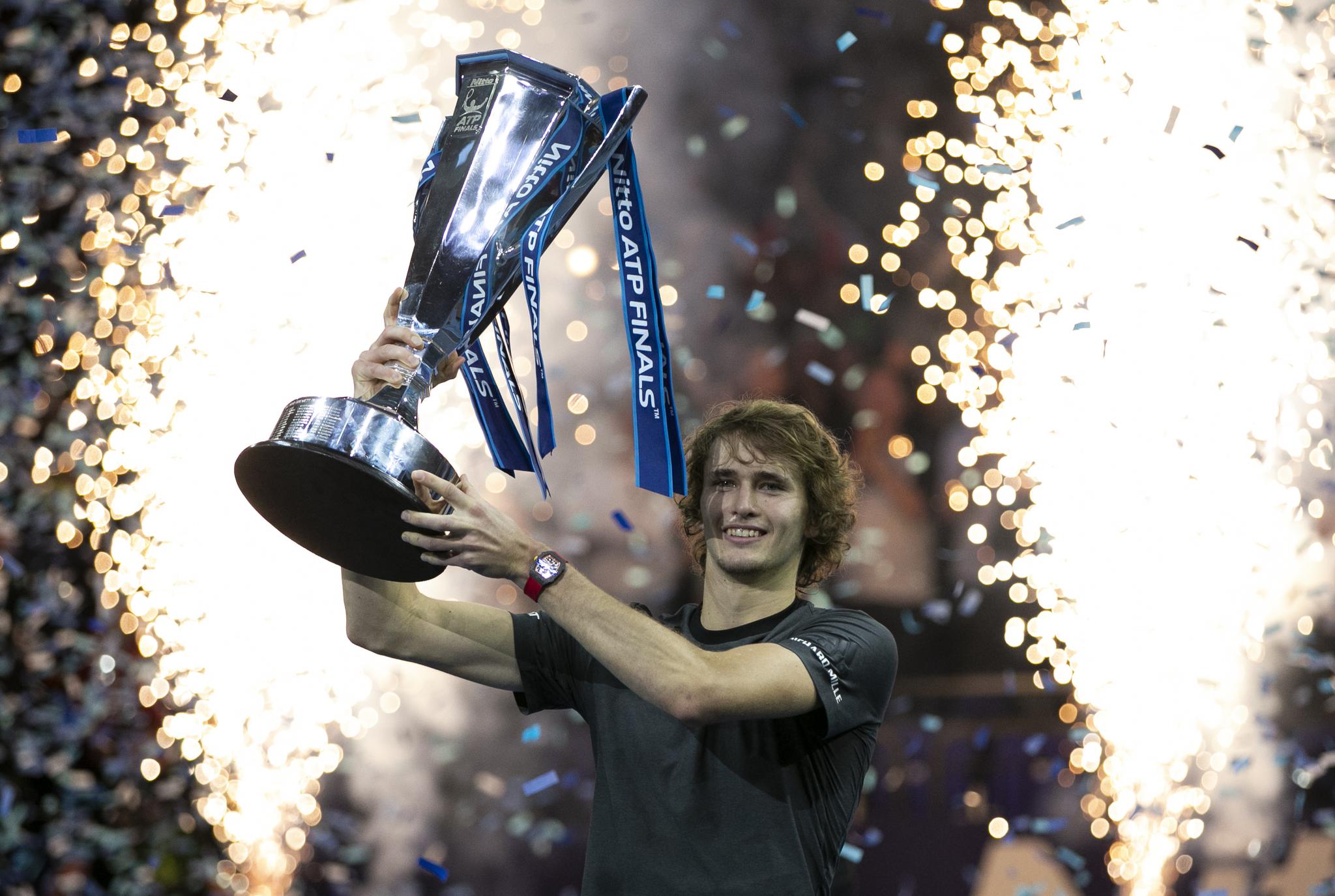 ATP总决赛鏖战戴维斯杯,兹维列夫惊艳四座 ATP总决赛鏖战戴维斯杯,兹维列夫惊艳四座