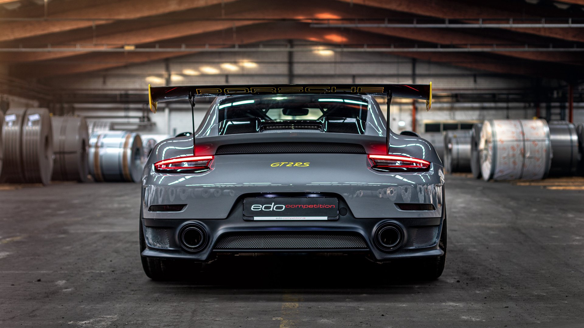 双城记，争冠硝烟中的压哨绝杀与足球的终极魅力