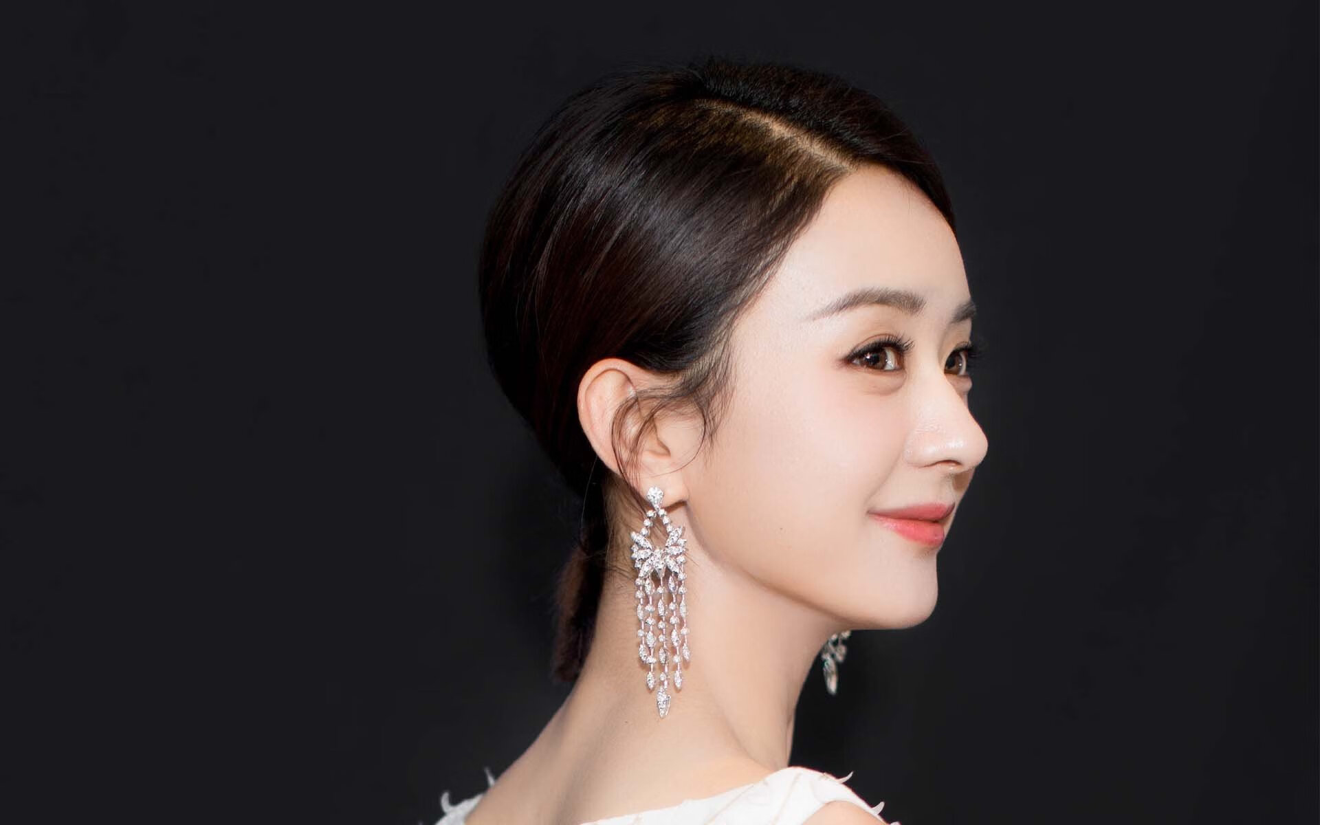 辽晋鏖战,哈登炸裂43分点燃全场