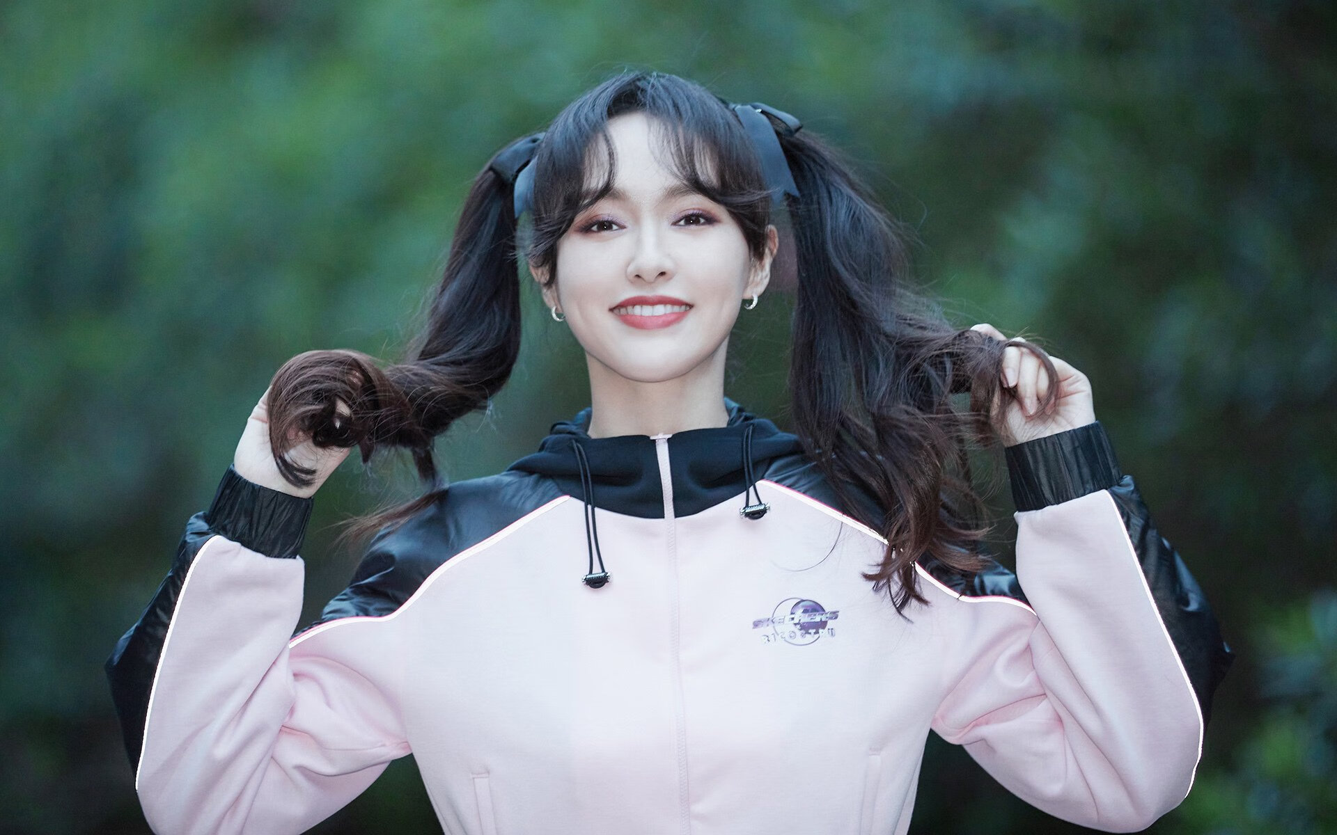 撕裂防线的猛兽,卢卡库独造三球,里昂3-0轻取南非